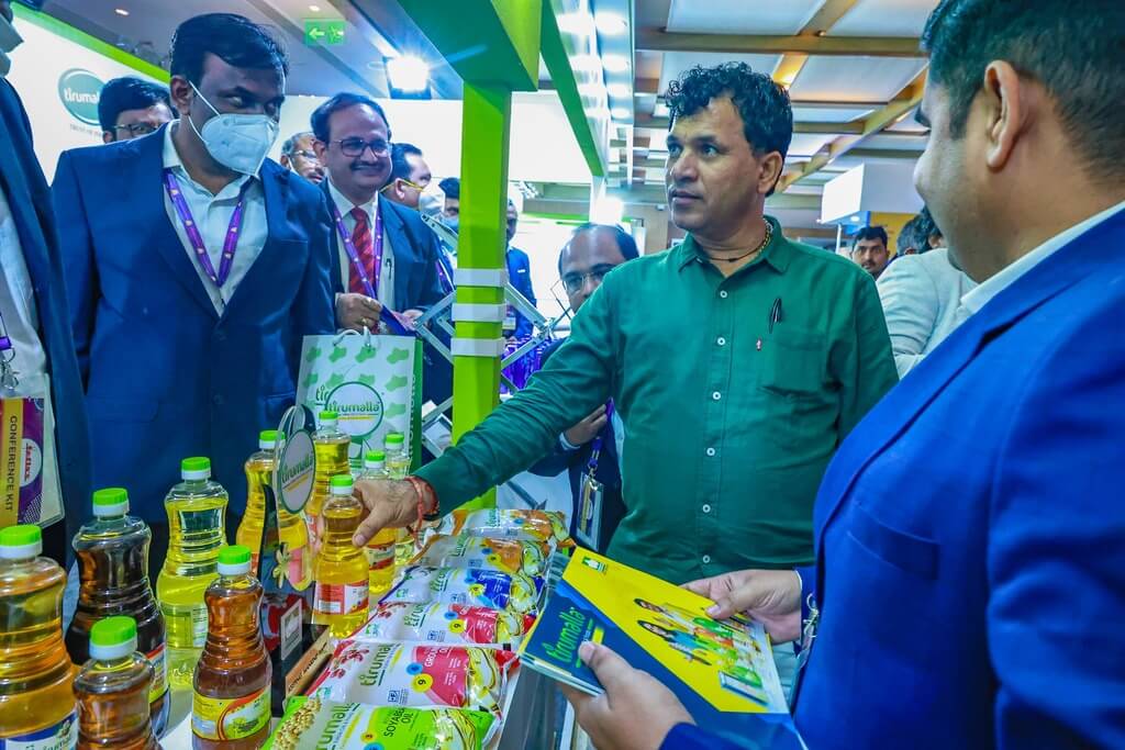 Shri Kailash Choudhary (MOS – Agriculture & Farmers Welfare) visited our stall
